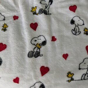 Snoopy & Woodstock Valentine’s Hearts Plush Throw Blanket